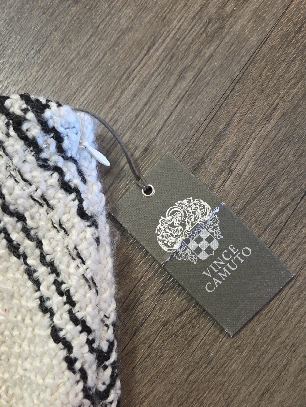 Vince Camuto • Black & White Plaid Tweed Mini Skirt - Picture 4 of 12